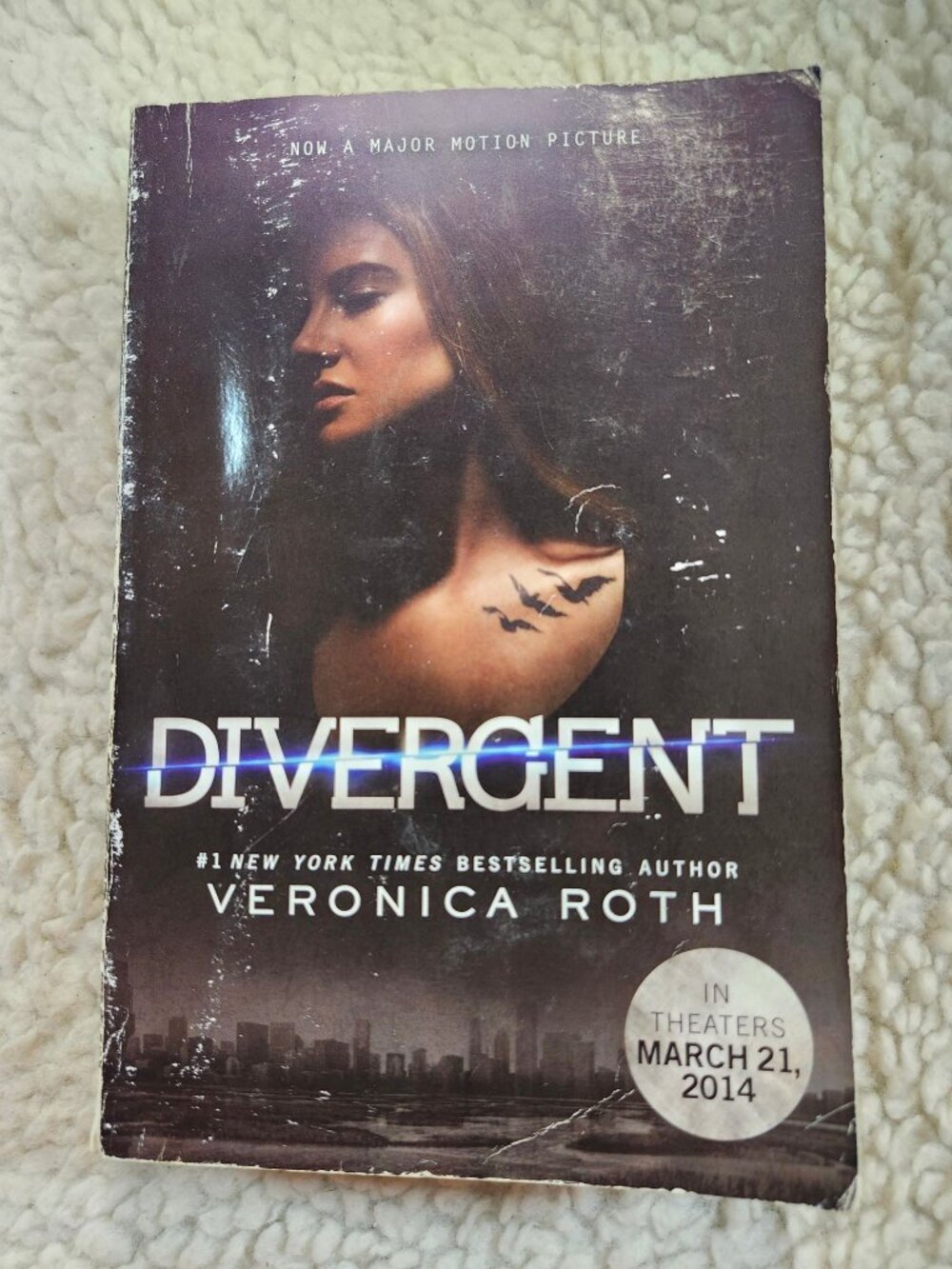 Divergent Veronica Roth Paperback Katherine Tegen Books 2012 First Edition